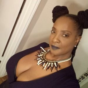 Meet your Posher, Carolyn